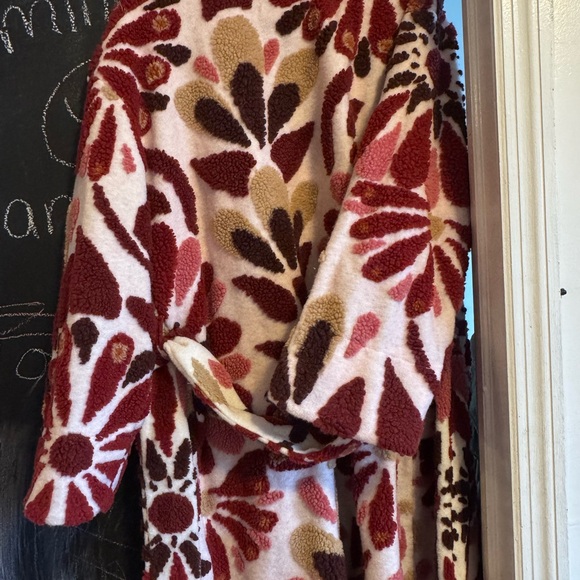 FARM Rio Ainika Flowers Fleece Coat Floral Textured - Red and Pink - Picture 5 of 10